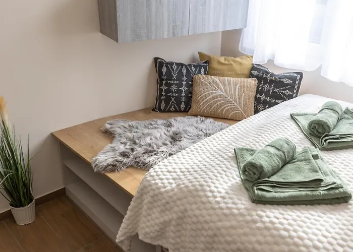 Island Of Silence Apartment - Close To Margaret Island